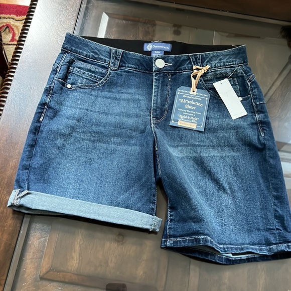 Democracy Women's Ab Solution Shorts. - Picture 6 of 13